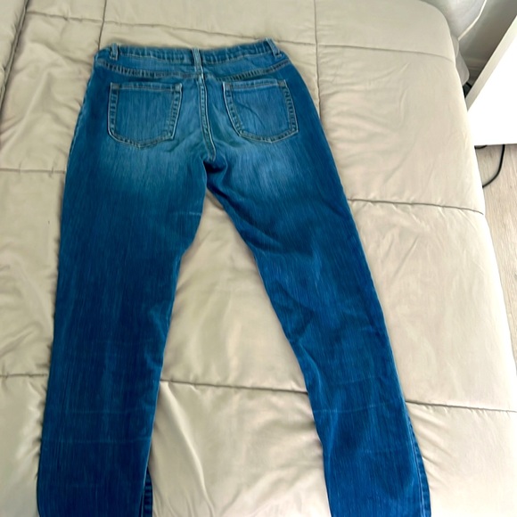 Light Washed Ripped Jeggings - Picture 2 of 2